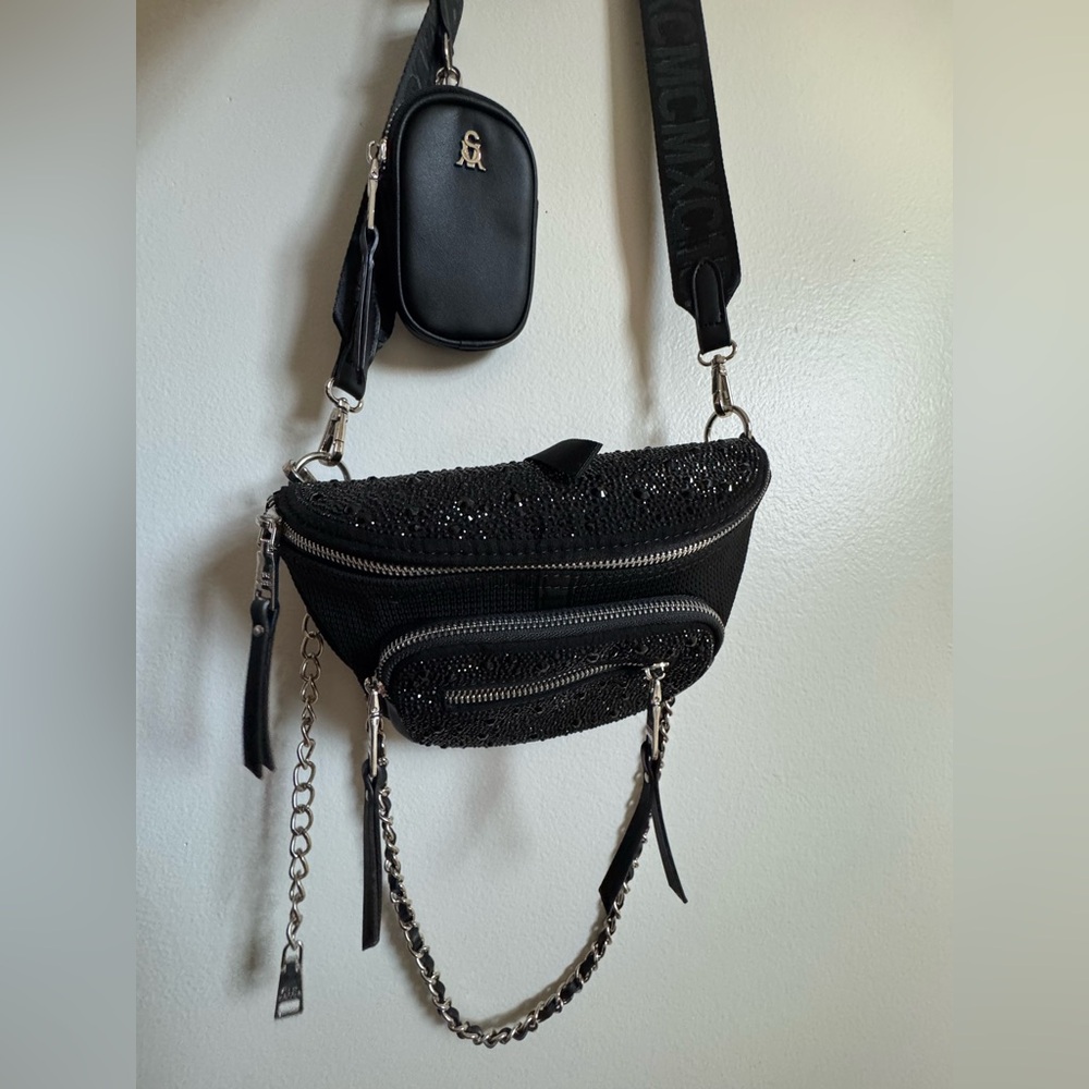 Steve Madden Black Crossbody Bag with Chain Accents - Picture 9 of 11